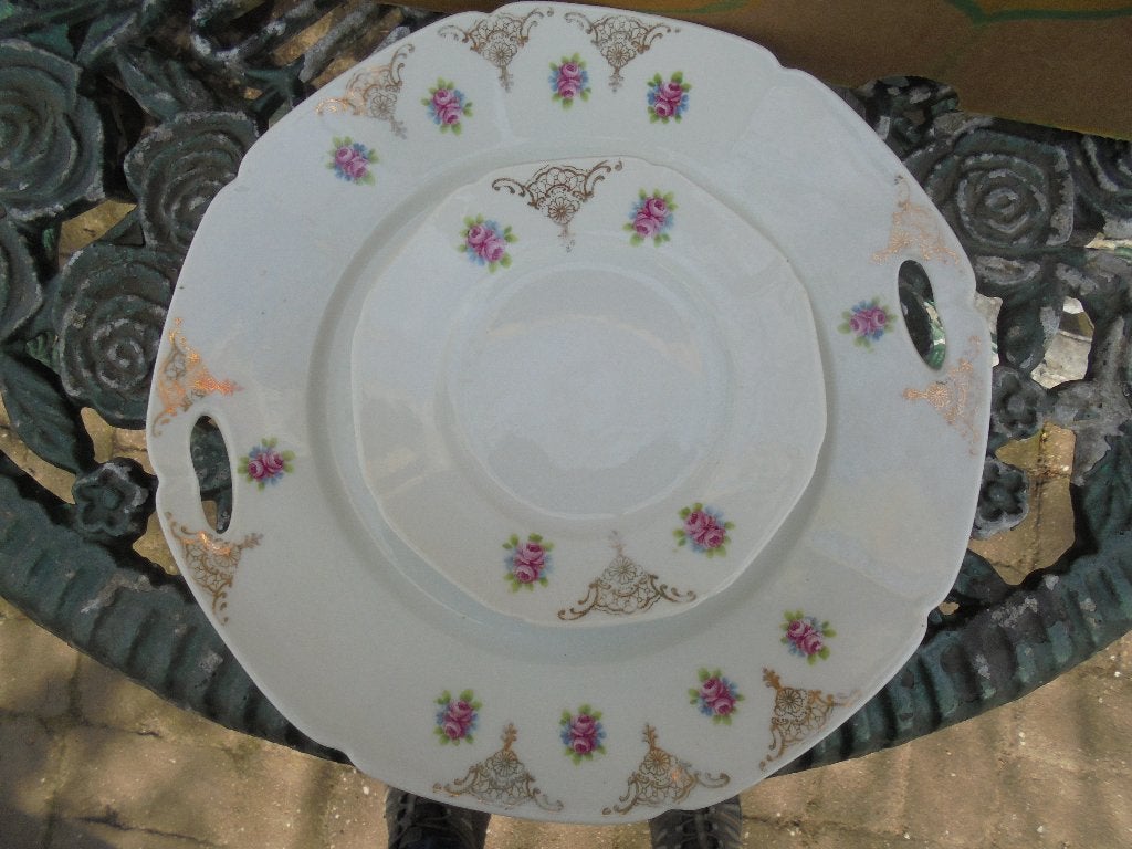 Gebakstel met kleine roze roosjes en gouddecoratie, Ophalen of Verzenden