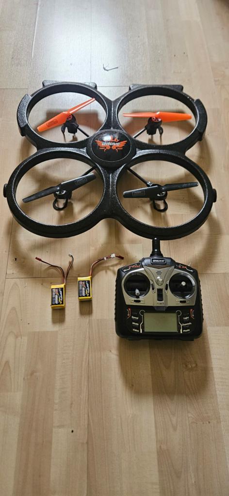 Drone met afstandsbediening en twee batterijen, Elektro, Gebruikt, Quadcopter of Multicopter, RTF (Ready to Fly)