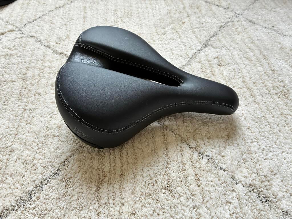 BBB Fietszadel SoftShape BSD-125 - Comfortabel en Anatomisch, Elektrische fiets, Ophalen of Verzenden, Zadel, Nieuw