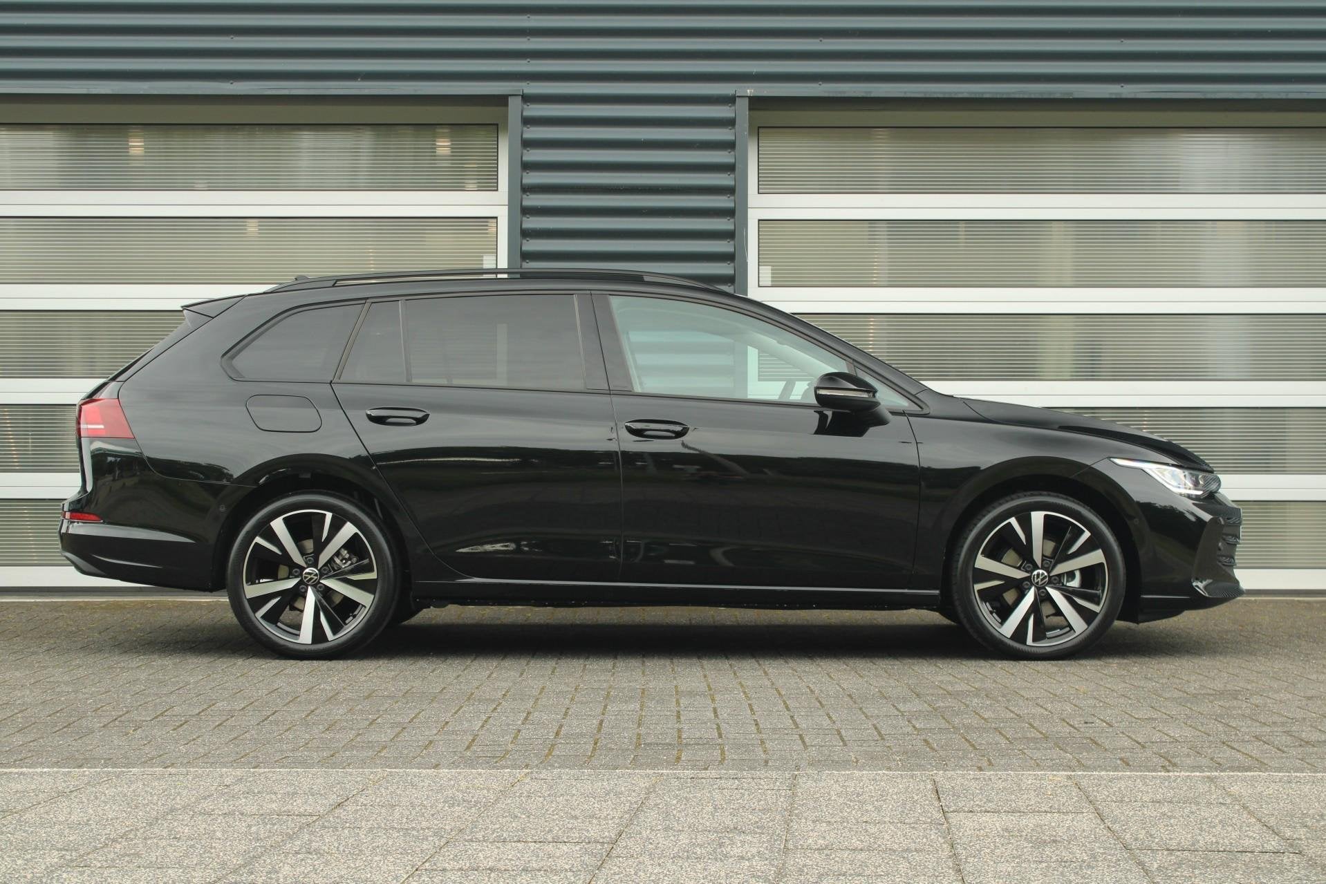 Volkswagen Golf Variant 1.5 eTSI 115pk DSG Life Edition | Tr, 12 maanden, 1498 cc, 4 cilinders, 116 pk
