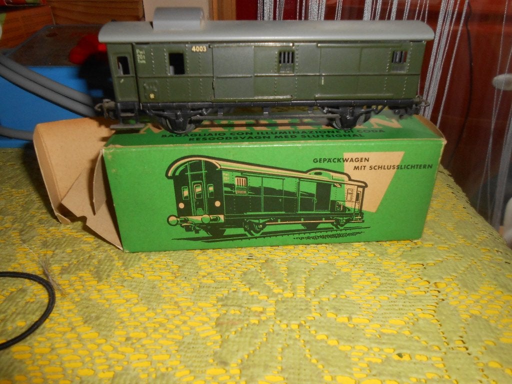 Märklin 4041 bagagewagon voor de lokale personentrein, Hobby en Vrije tijd, Wisselstroom, Ophalen of Verzenden, Märklin, Nieuw