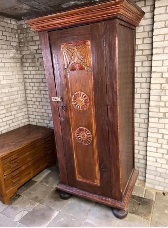 Vintage Aziatische houten kast met decoratief snijwerk, Ophalen