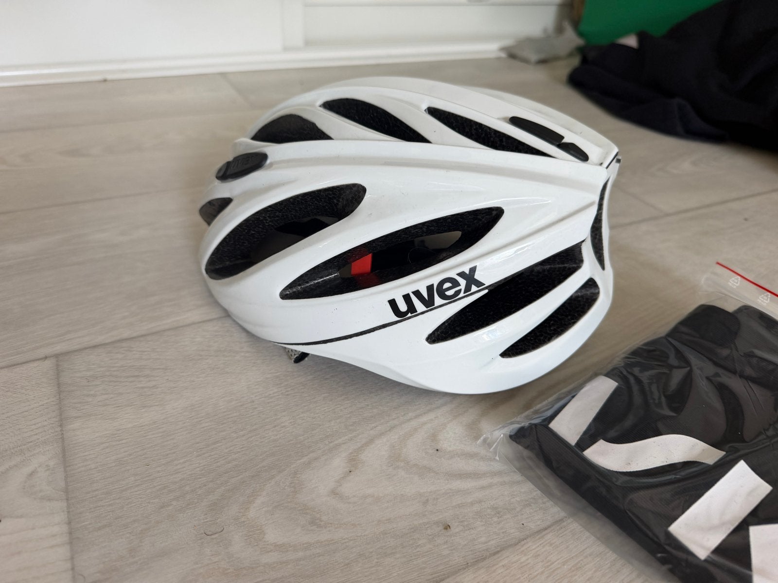 Uvex Fietshelm Wit - Zo goed als nieuw, Ophalen of Verzenden, Nieuw, Overige maten, Heer of Dame