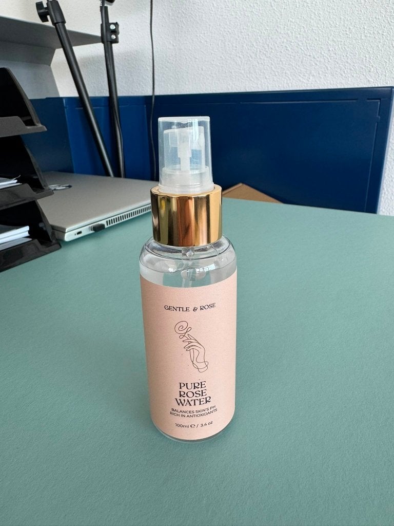 Gentle & Rose Pure Rose Water 100 ml – nieuw, Ophalen of Verzenden, Nieuw, Gehele gezicht, Reiniging