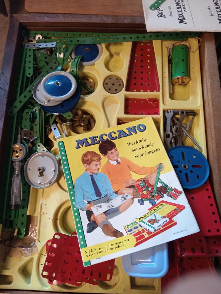 Vintage Meccano set + houten kist + motor – veel onderdelen, Ophalen of Verzenden