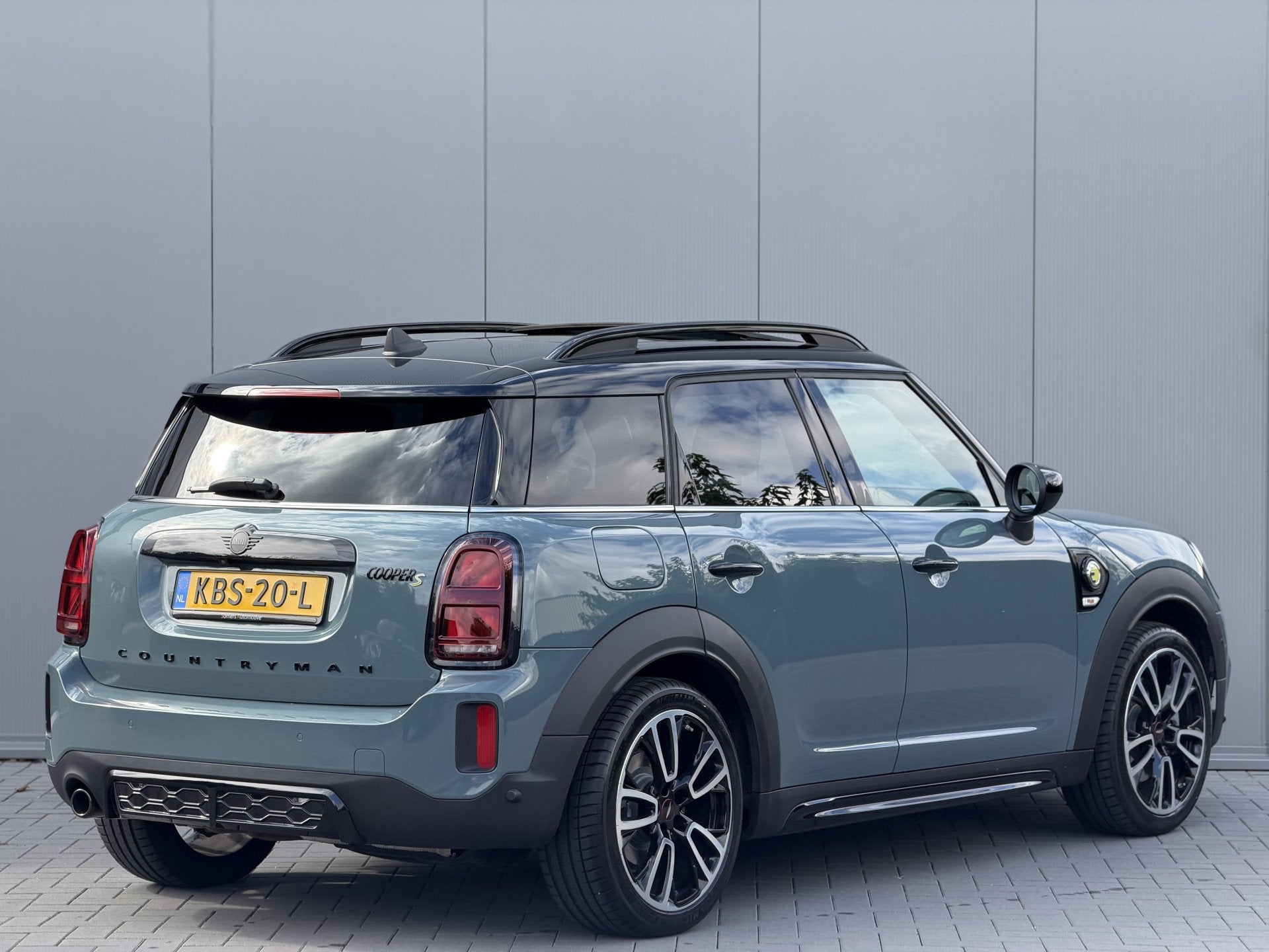 MINI Countryman 1.5 Cooper SE Hybrid ALL4 | JCW | Panorama |, Auto's, Automaat, Dealer onderhouden, Gebruikt, Euro 6