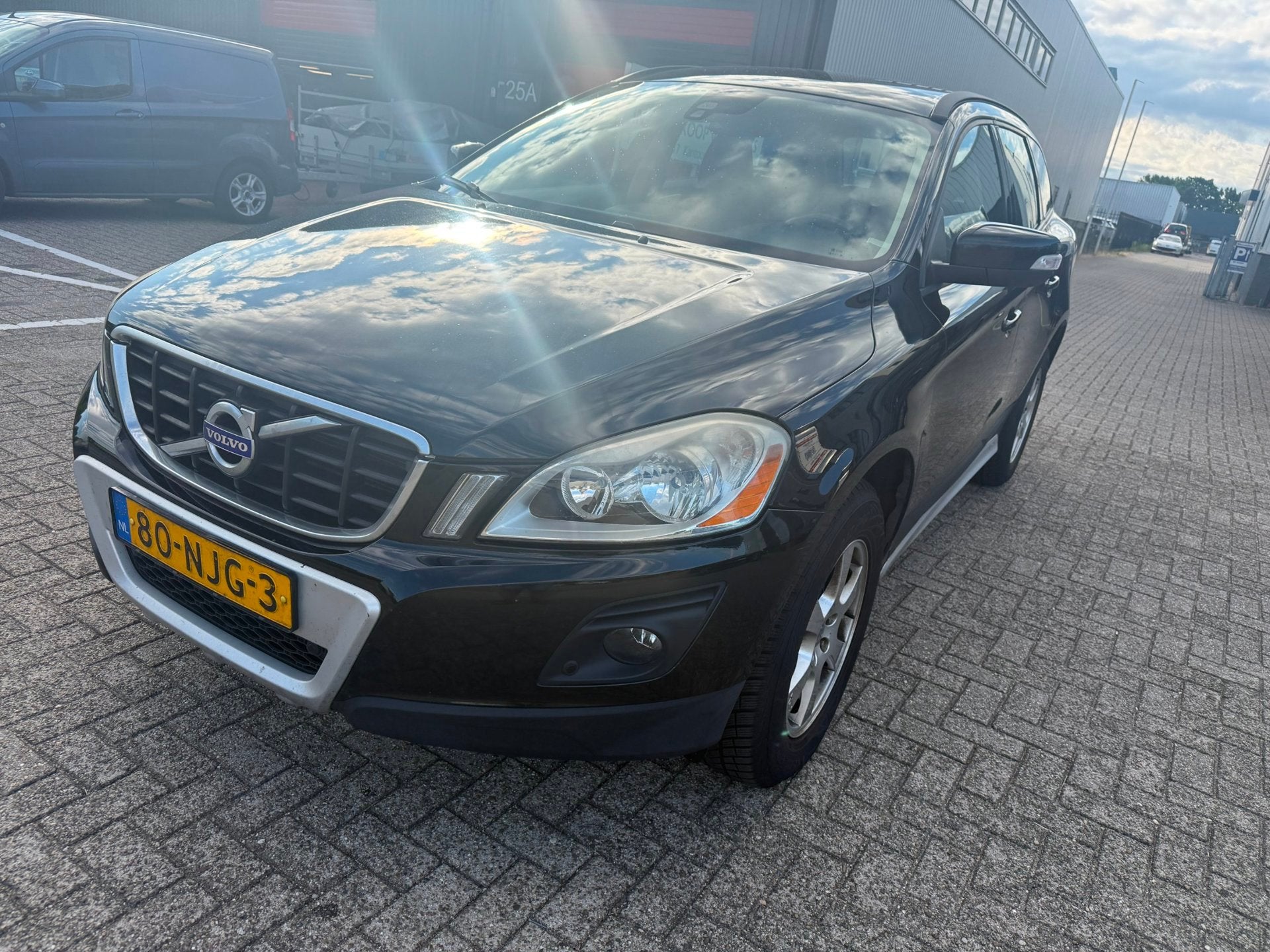 Volvo XC60 2.4D, Auto's, Verwarmde buitenspiegels, Zwart, Bedrijf, 750 kg