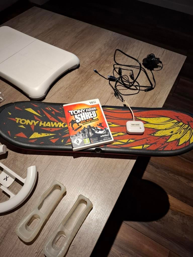 Tony Hawk Shred Skateboard & Game voor Wii, Spelcomputers en Games, Gebruikt, 1 speler, Ophalen of Verzenden, Vanaf 3 jaar