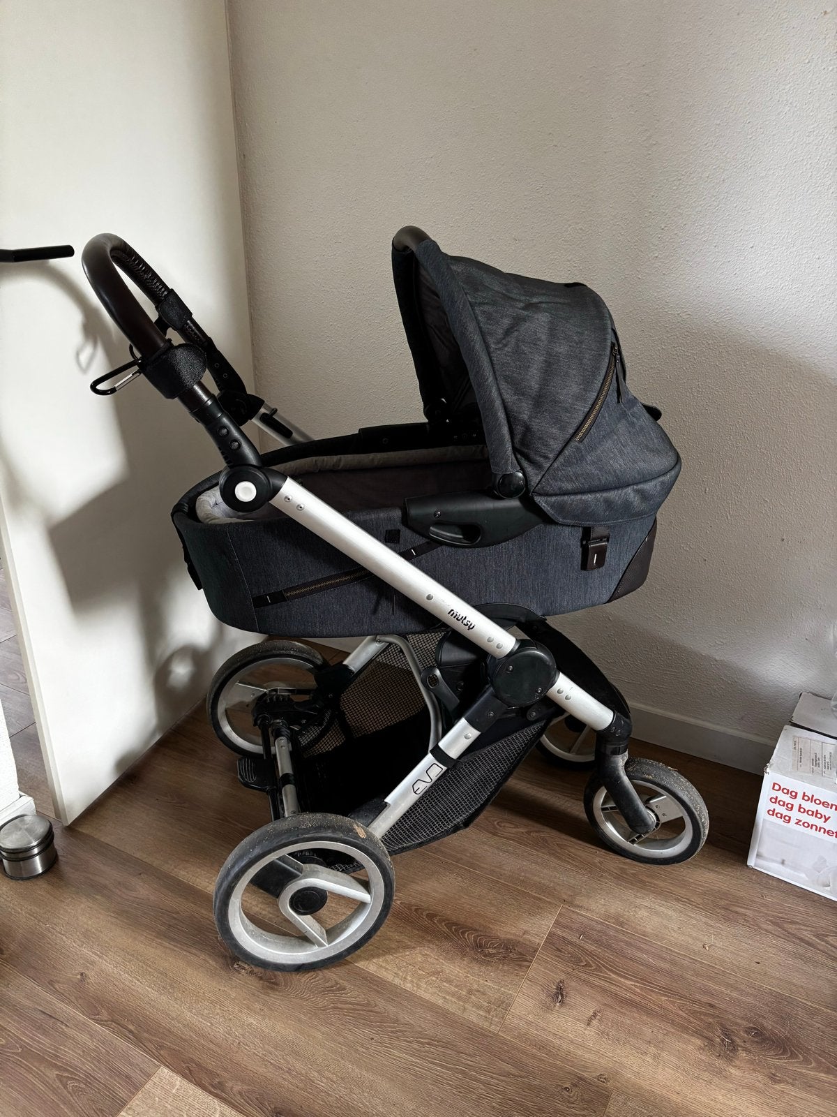 Foto 6 van Gratis Mutsy Kinderwagen (Veel Gebruikt)