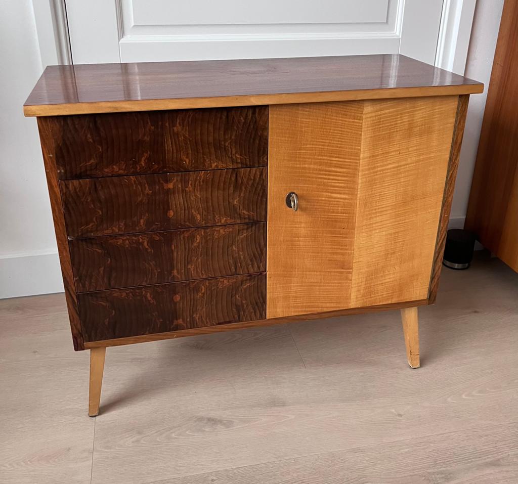 Vintage ladekast met deurtje. Teak., Huis en Inrichting, Kasten | Ladekasten, Ophalen, 50 tot 100 cm, Zo goed als nieuw, 3 of 4 laden
