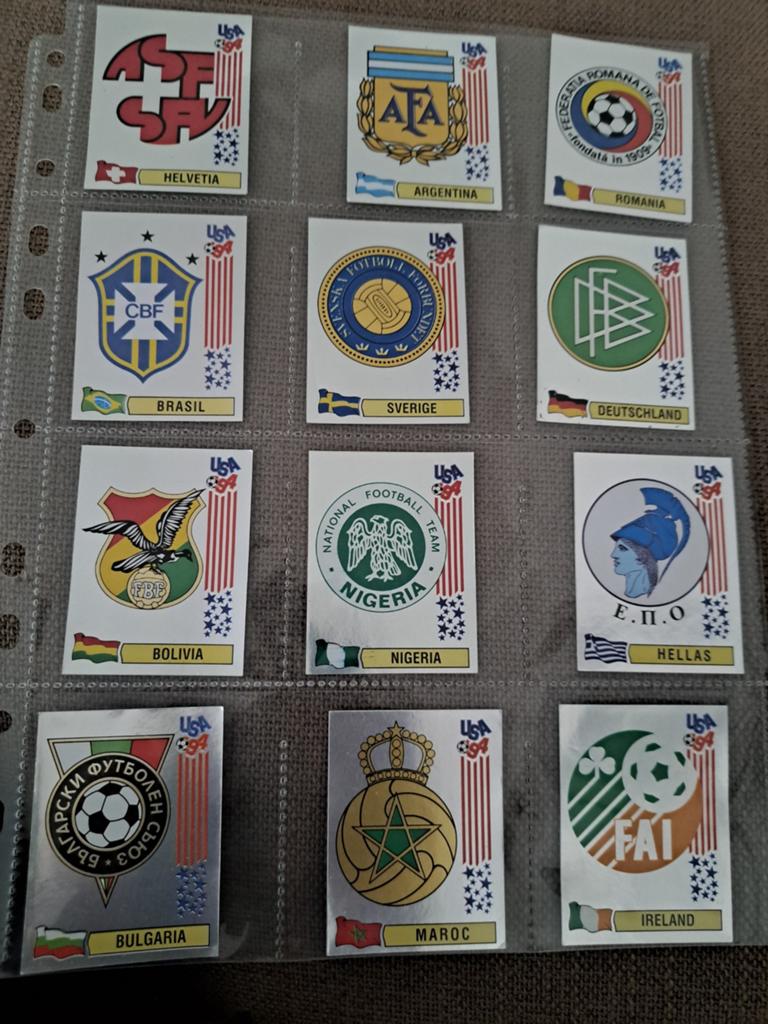 Panini World cup USA 94 badges 12x, Ophalen of Verzenden, Meerdere stickers