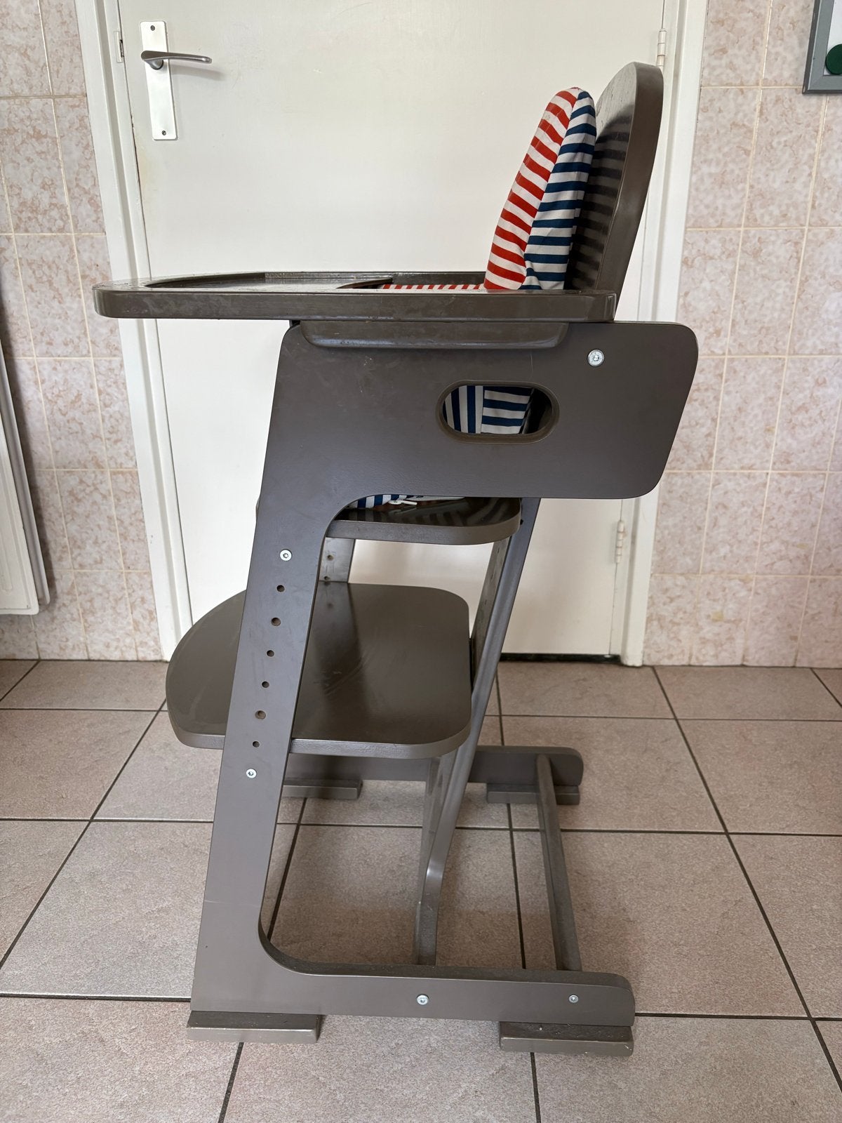 Meegegroeistoel met eetblad en kussen, Kinderen en Baby's, Kinderstoelen, Ophalen, Gebruikt, Meegroeistoel