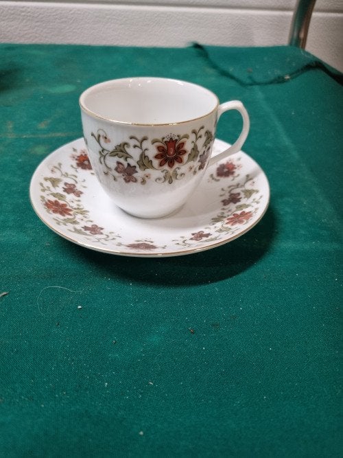 kop en schotel chinees met bloemen, Antiek en Kunst, Antiek | Servies los, Ophalen of Verzenden