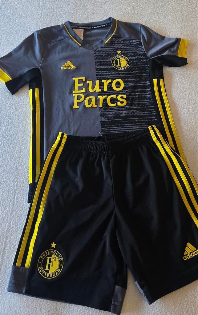 Mooi Feyenoord tenue kind 140 / 9-10 jaar, Ophalen of Verzenden, Adidas, Jongen of Meisje, Setje