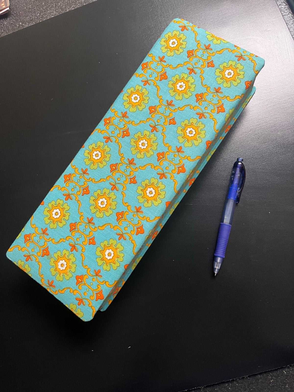 Decoratieve vintage opbergdoos met bloemenpatroon, Meerkleurig, Overige stijlen, Ophalen of Verzenden, Zo goed als nieuw