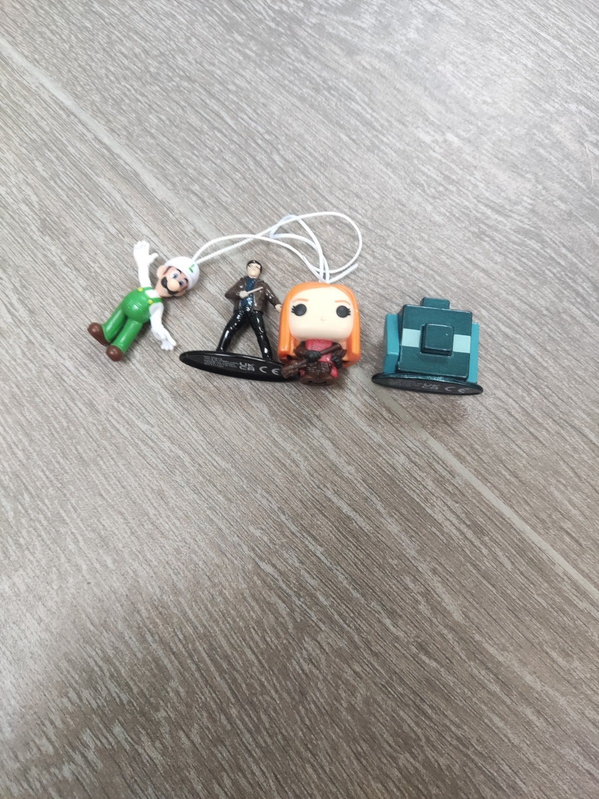 Diverse sleutelhangers: Mario, Funko Pop, Minecraft, Ophalen of Verzenden