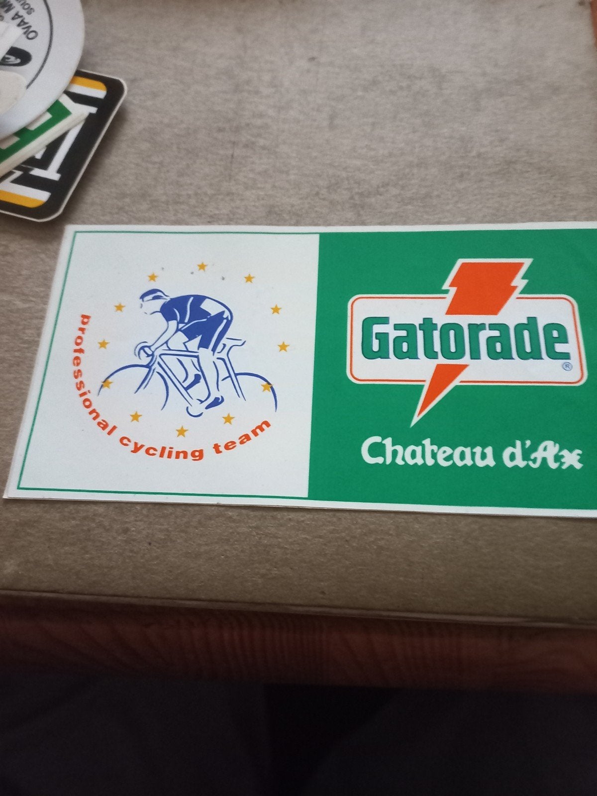 Vintage Gatorade Chateau d'Ax Wielerteam Sticker, Ophalen of Verzenden, Gebruikt