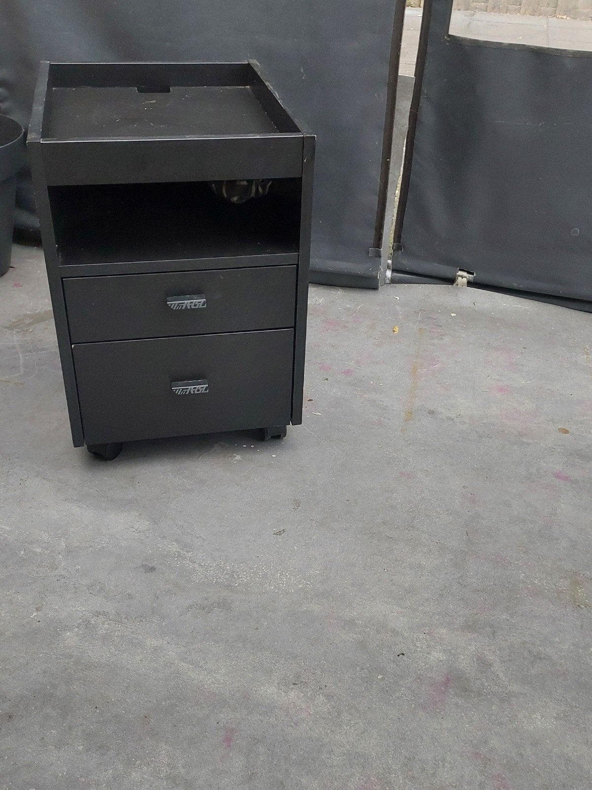 Zwart ladeblok op wielen met 2 laden, Minder dan 50 cm, Gebruikt, Modern, functioneel, 1 of 2 laden