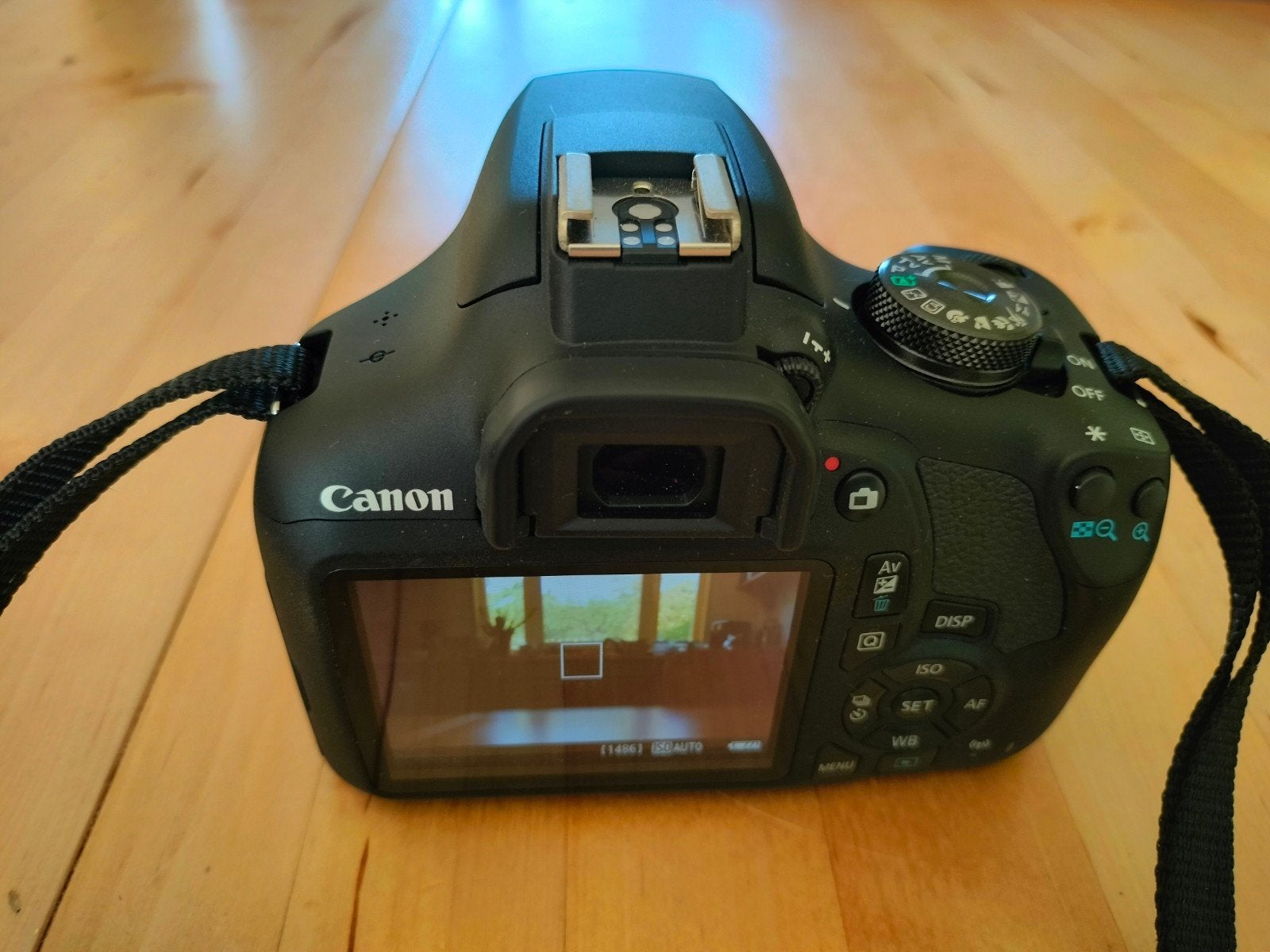Canon EOS 2000D, Spiegelreflex, Canon, Ophalen of Verzenden, Zo goed als nieuw