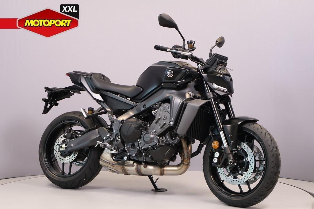 Yamaha MT 09 Y-AMT, Bedrijf, Naked bike
