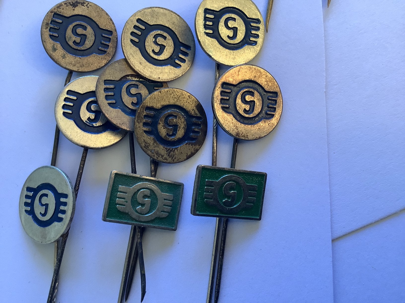 10 metalen speldjes Goggomobil, Ophalen of Verzenden, Gebruikt, Overige onderwerpen