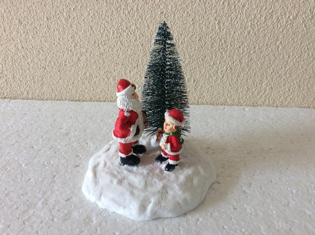 kerstdorp beeldje, Diversen, Kerst, Ophalen of Verzenden, Zo goed als nieuw