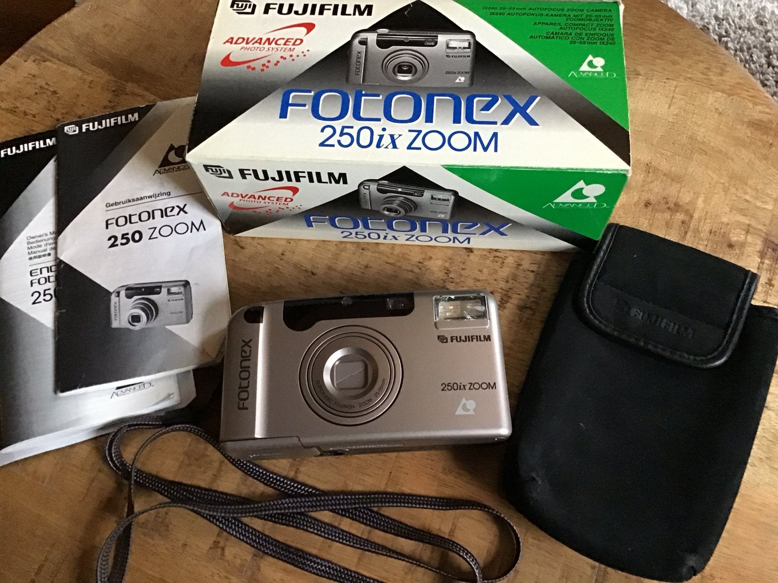 Fotonex 250 zoom camera, Ophalen of Verzenden, Zo goed als nieuw, Compact