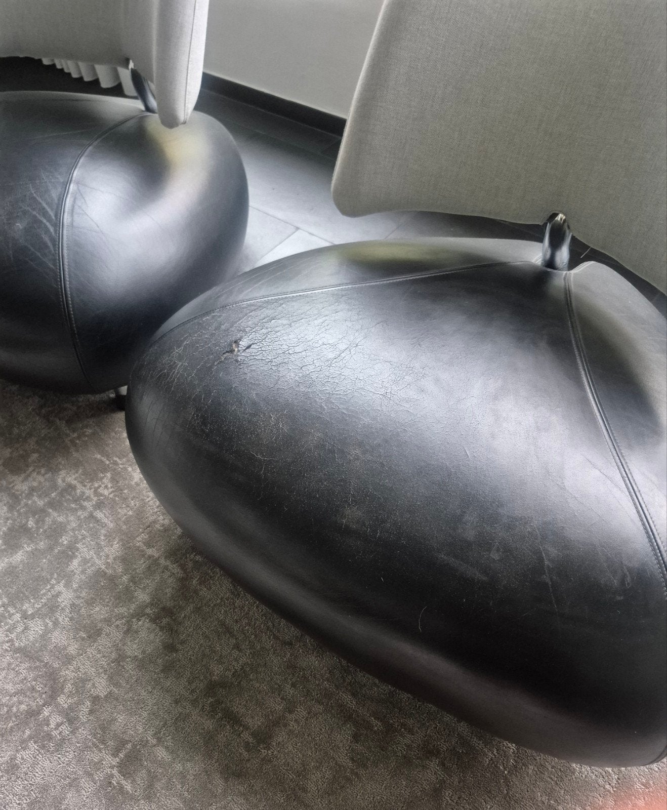 Leolux Pallone. Design Fauteuils (2 stuks) - Zwart Leer & Gr, Ophalen, Gebruikt, Twee, Zwart