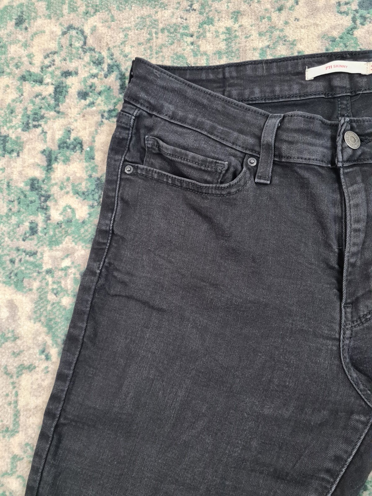 Levi's 711 skinny W30 L30 Dames Tulsi3030 Mid-rise, Zwart, Ophalen of Verzenden, Zo goed als nieuw, W30 - W32 (confectie 38/40)