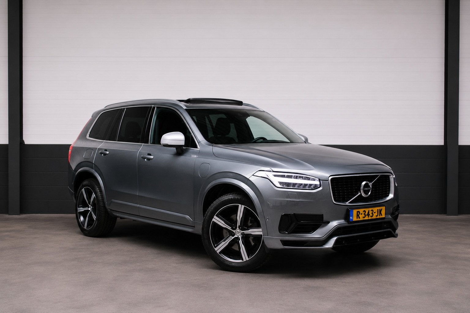 Volvo XC90 2.0 T8 Twin Engine AWD R Design Pano Memory 7P, Gebruikt, 7 stoelen, Bedrijf, Automatische klimaatregeling