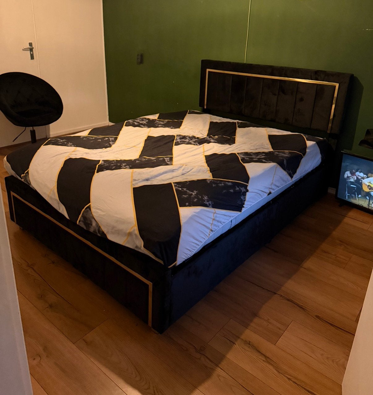 Ik verkoop deze mooir bed , 3 maanden oud, Ophalen, Zo goed als nieuw, Tweepersoons