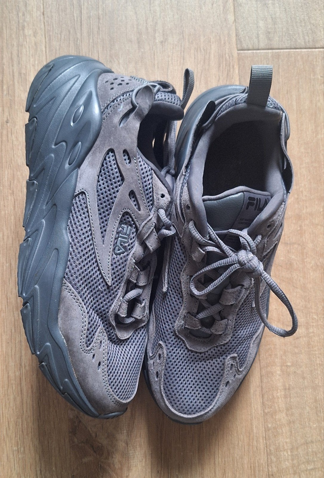 Fila sneakers grijs maat 43, Ophalen of Verzenden, Sneakers of Gympen, Gedragen, Fila