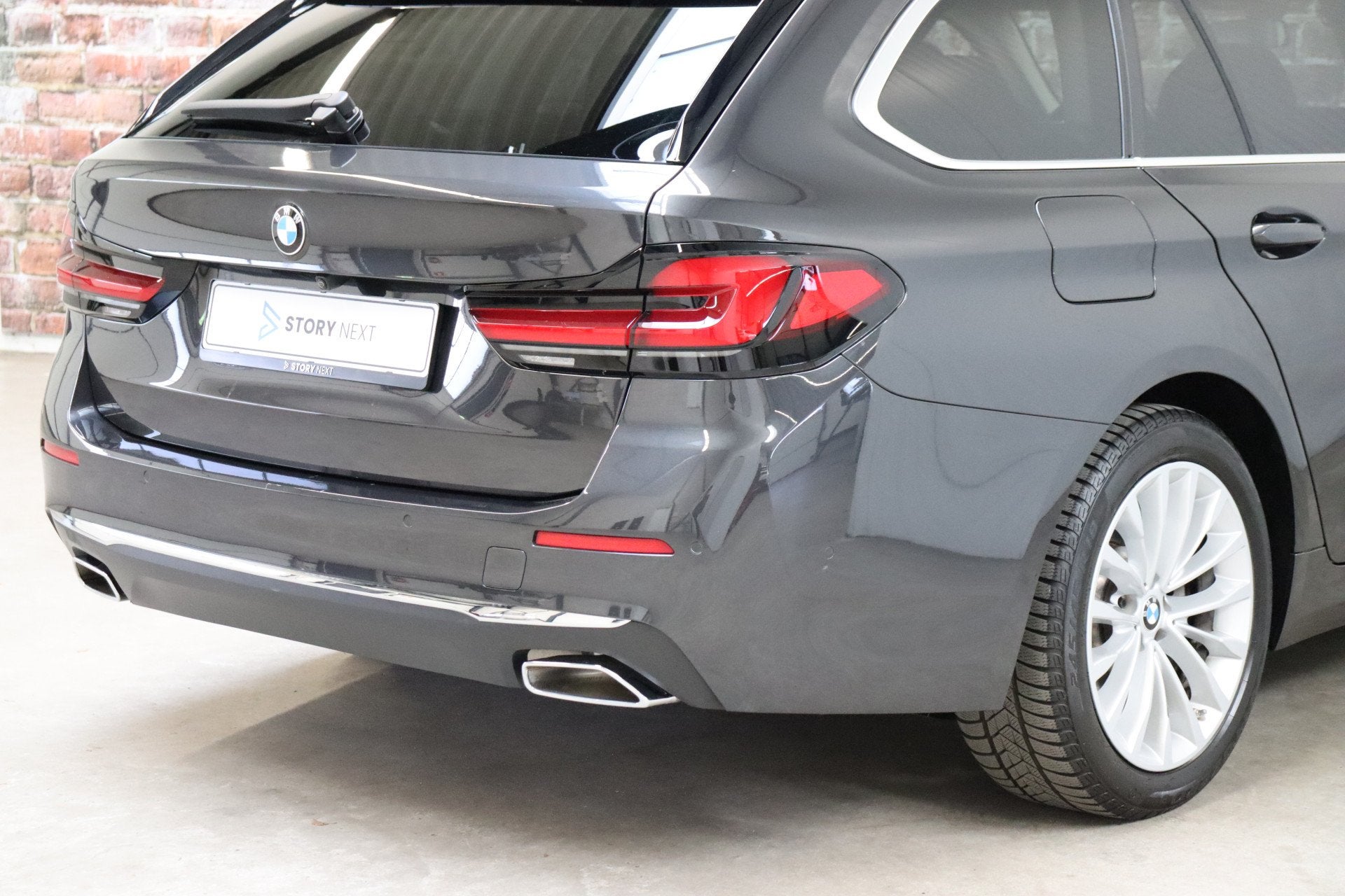 Foto 5 van BMW 5 Serie Touring 520i High Executive Luxury Line Automaat