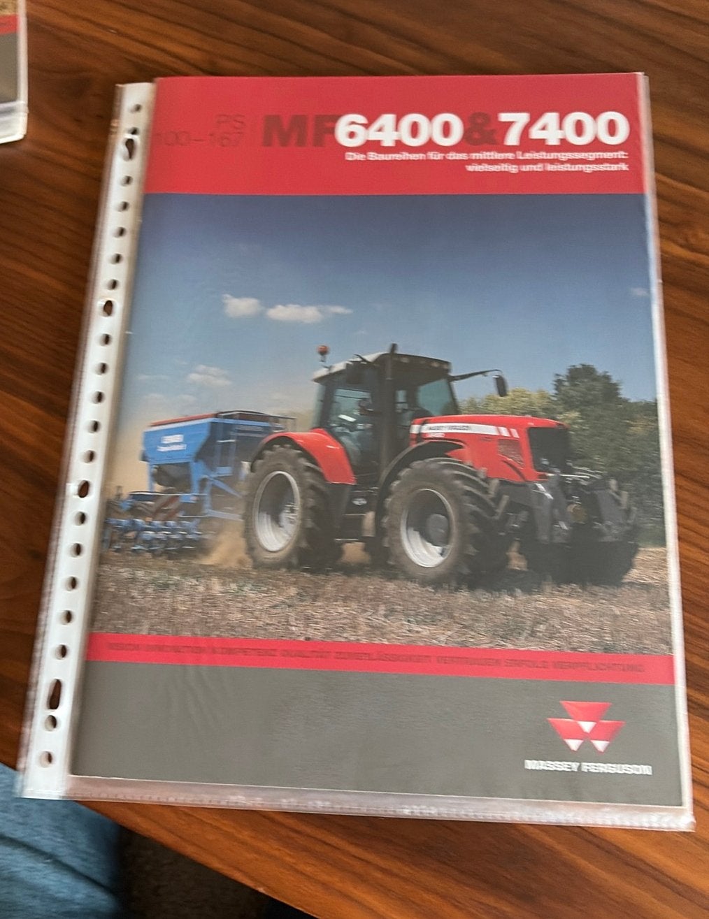 2x MF 6400/7400 brochure 2010, Ophalen of Verzenden, Zo goed als nieuw, Overige merken