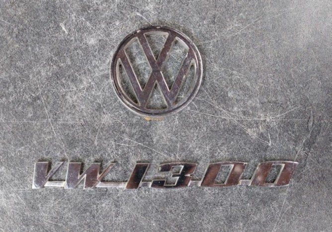 VW 1300 logo., Ophalen of Verzenden, Gebruikt