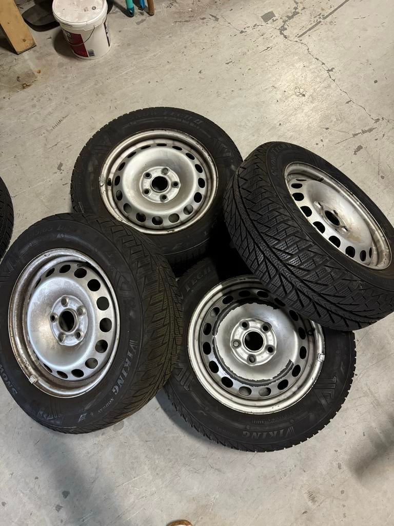 Viking SnowTech Winterbanden op stalen velgen 195/65 R15, Gebruikt, 15 inch, Banden en Velgen, Personenwagen