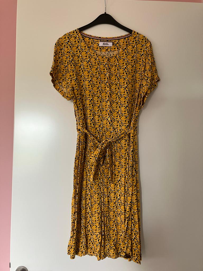 Geel jurkje 4 Funky Flavours met dierenprint en ceintuur, Kleding | Dames, Jurken, Geel, Maat 42/44 (L), Ophalen of Verzenden