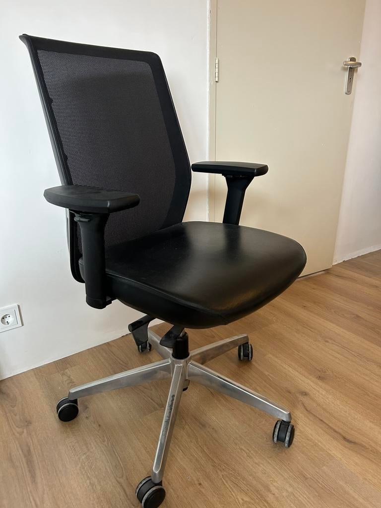Bens ergonomische bureaustoel, Ophalen, Zo goed als nieuw, Zwart
