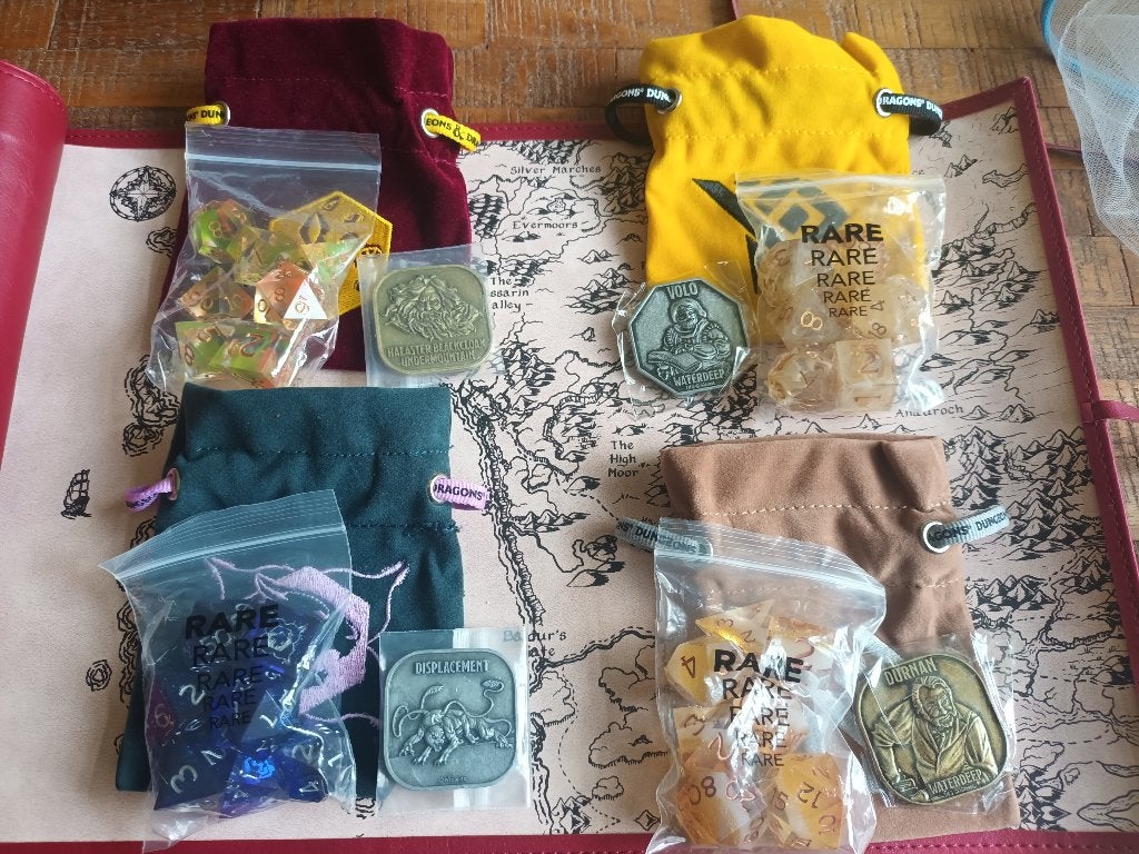 Officiële Dungeons & Dragons Rare Sharp Dice sets, Ophalen of Verzenden, Zo goed als nieuw, Wizards of the Coast