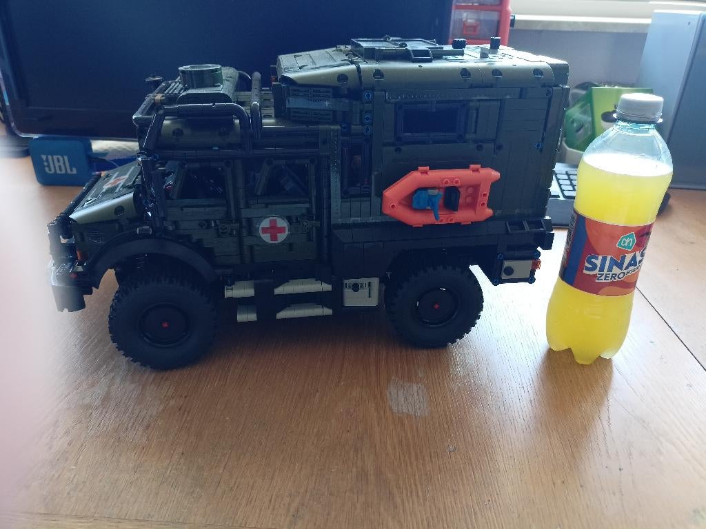 Unimog legerambulance, Ophalen of Verzenden, Zo goed als nieuw, Overige merken
