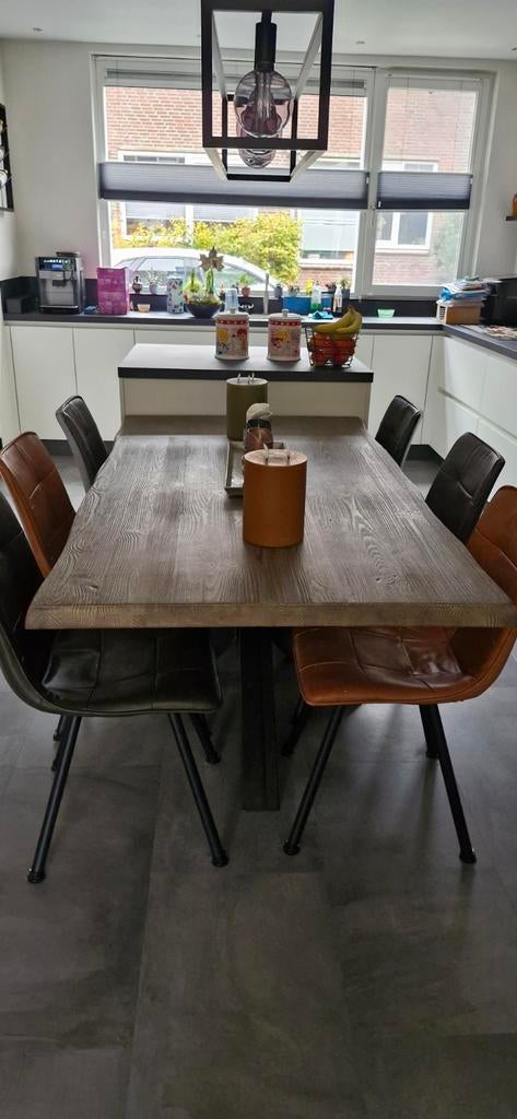 Massief grenen tafel met metalen spinnenpoot 180x100, Huis en Inrichting, Tafels | Eettafels, Ophalen, Grenenhout, 100 tot 150 cm