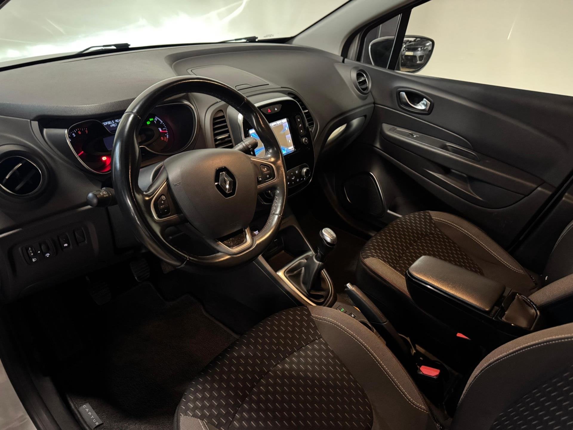 Renault Captur 0.9 TCe Intens CAM KEYLESS PDC NAVI, Auto's, Voorwielaandrijving, 898 cc, Gebruikt, Origineel Nederlands