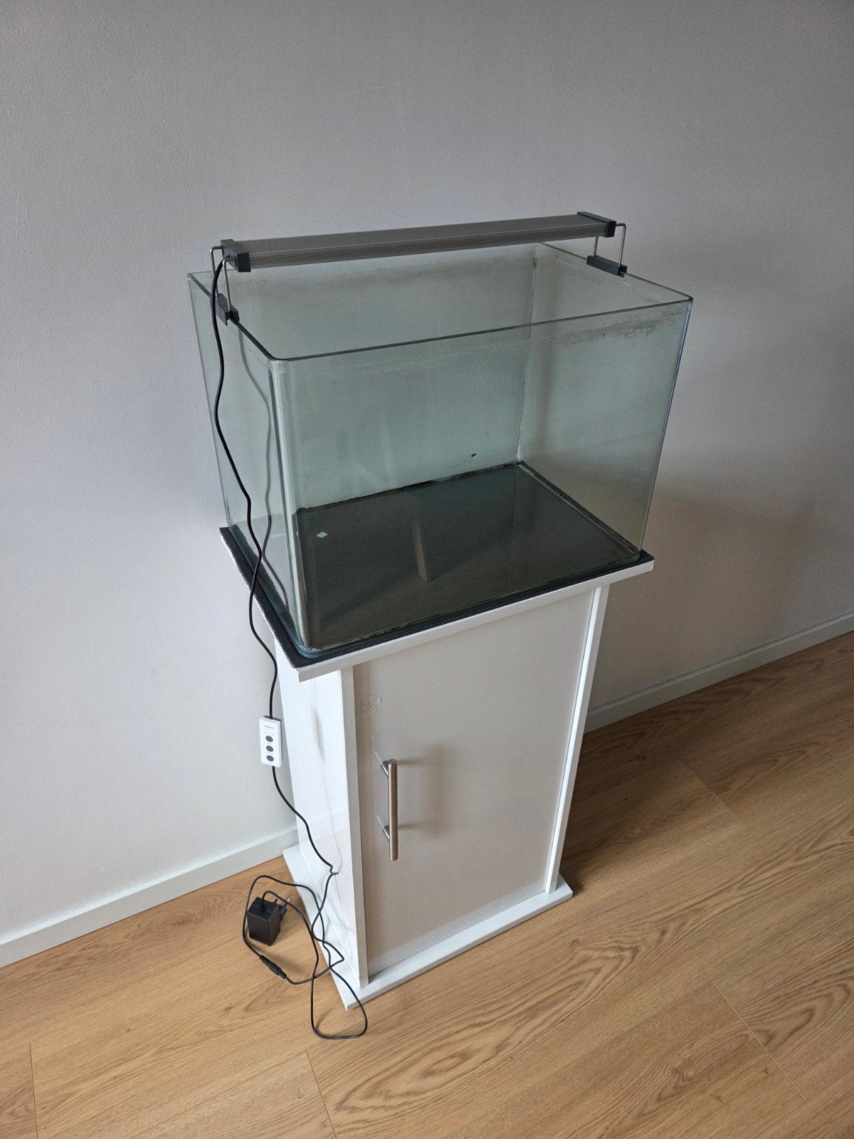 Aquarium 45cm met meubel en verlichting, Dieren en Toebehoren, Ophalen, Gebruikt, Overige merken, Leeg aquarium