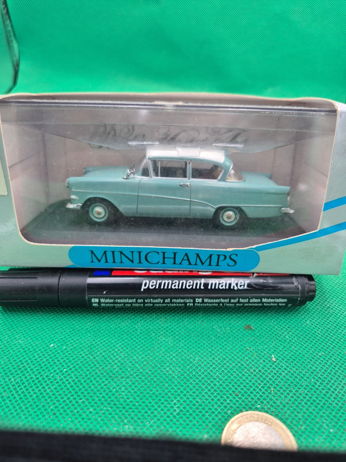 129 Opel rekord p1 1/43 minichamps, Ophalen of Verzenden, Zo goed als nieuw, Auto, MiniChamps
