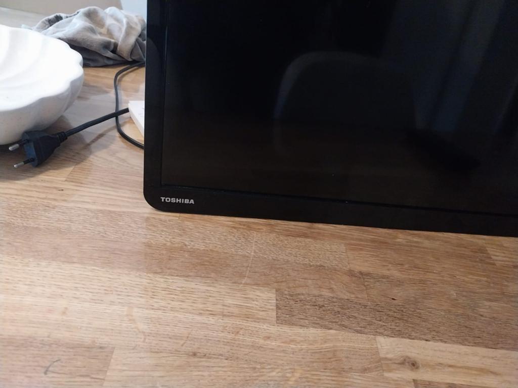 Toshiba tv + tv beugel, Ophalen, 100 cm of meer, 50 Hz, Toshiba
