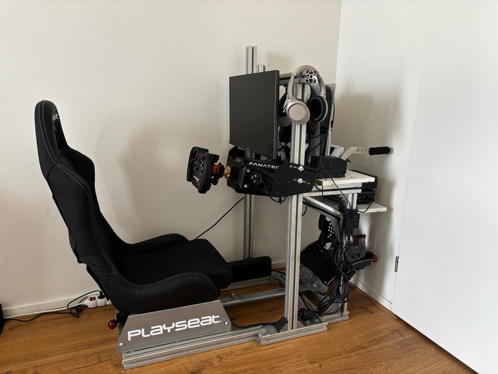 Complete Fanatec Race Sim Setup met PS5 en PSVR2, Spelcomputers en Games, Ophalen, Online, Gebruikt, 1 speler