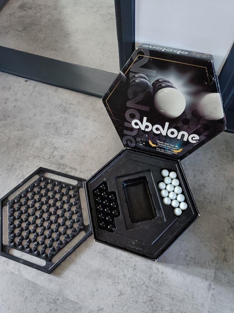 Abalone bordspel - Strategisch spel voor 2 spelers, Hobby en Vrije tijd, Gezelschapsspellen | Bordspellen, Een of twee spelers