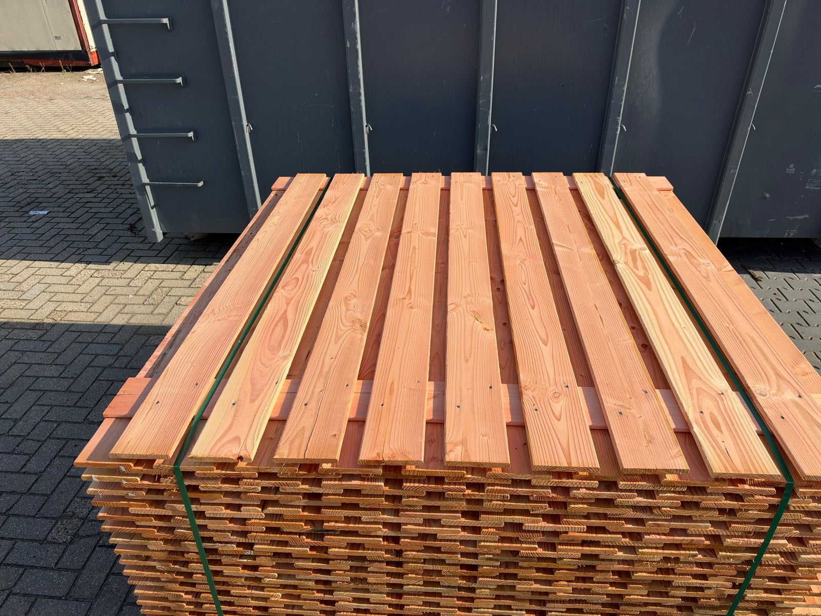 Partij 2 e keus douglas schuttingen 180x180cm nu €40,-pst, Doe-het-zelf en Verbouw, Ophalen, Minder dan 25 mm, Nieuw, Plank