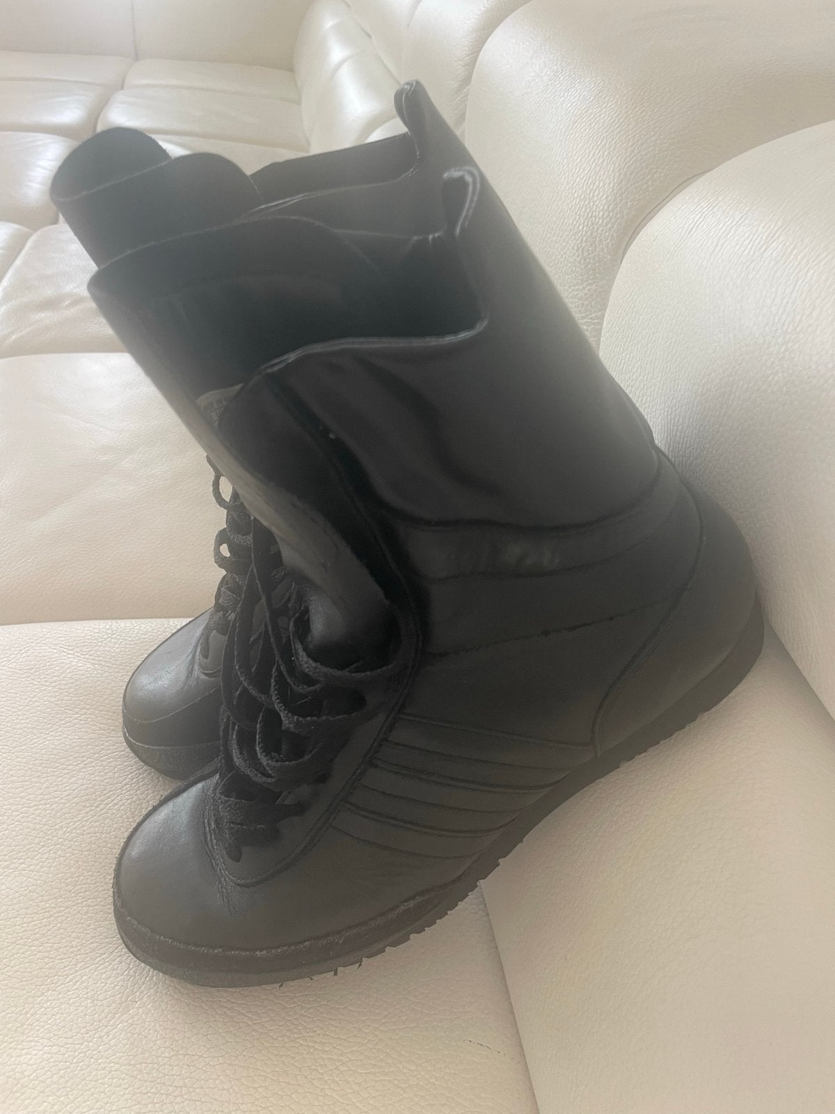 Zwarte Adidas hoge sneakers/laarzen, Ophalen, Zo goed als nieuw, Zwart, Sneakers of Gympen