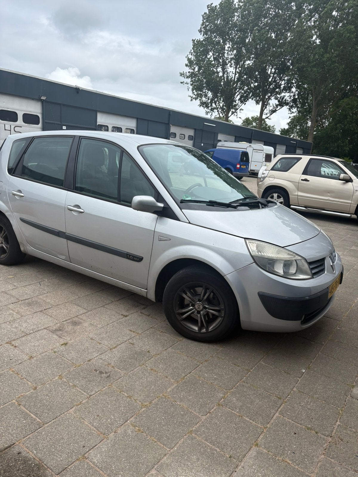 Renault Scénic 1.6 16V 82KW 2006 Grijs, Auto's, Renault, Voorwielaandrijving, Stof, 1295 kg, 4 cilinders